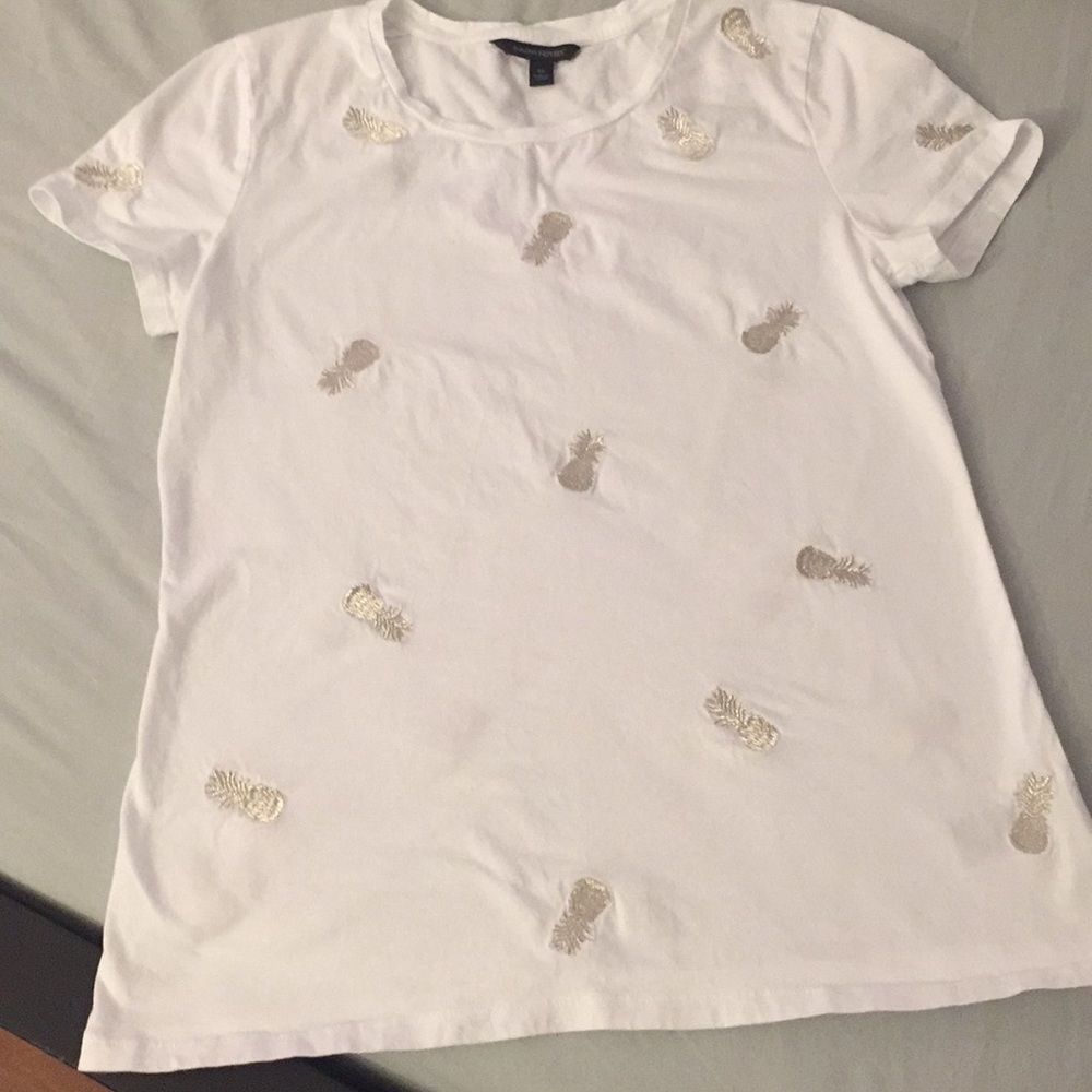 Banana republic pineapple T-shirt. Size medium